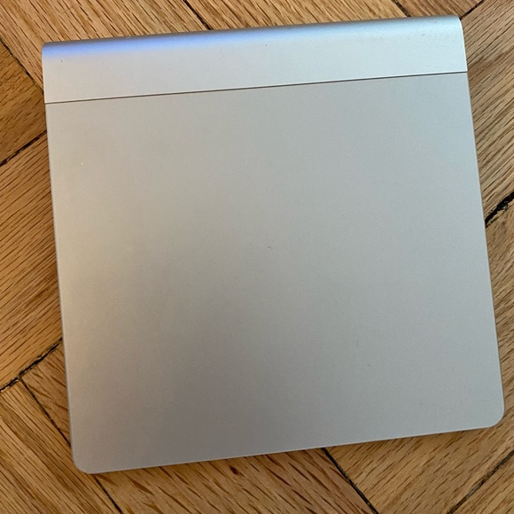 Apple Magic Trackpad - Picture 2 of 2
